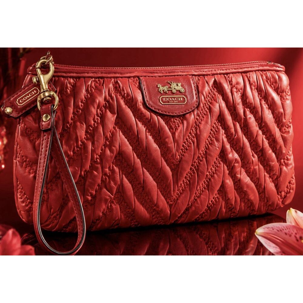 Coach Red Quilted Wristlet Pouch Clutch Wallet Leather Zip Hand Bag Vintage Y2K